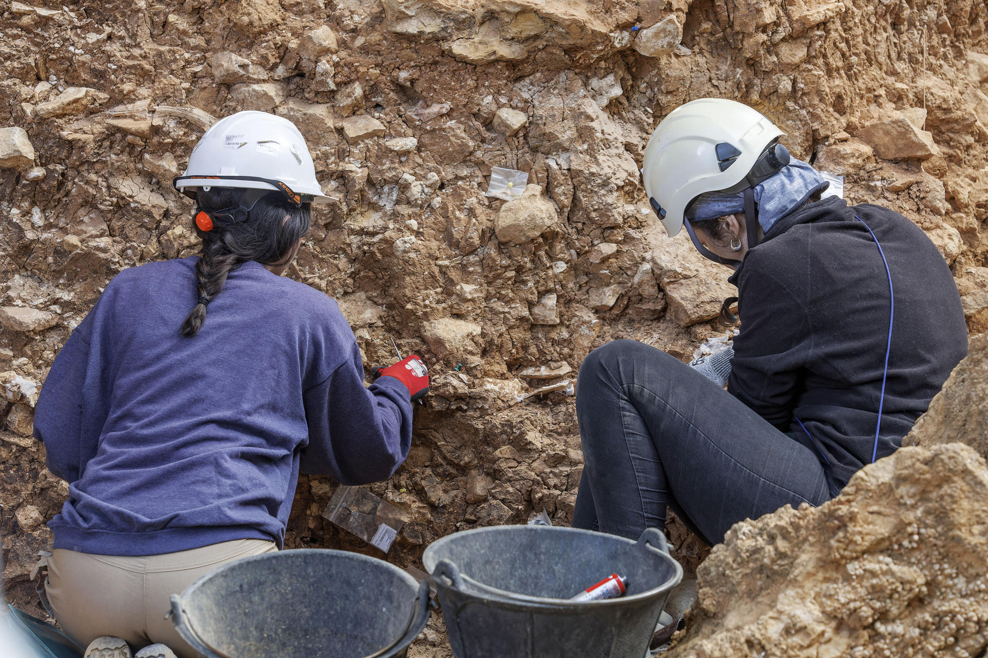 Excavaciones que se están realizando en el yacimiento de Gran Dolina, en Atapuerca (Burgos). EFE/ Santi Otero