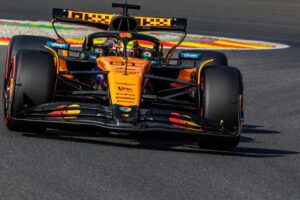 FRANCORCHAMPS (Bélgica), 25/07/2025.- El australiano Oscar Piastri (McLaren), líder del Mundial de Fórmula Uno, durante la calificación para el sprint del Gran Premio de Bélgica, que acabó primero, en el circuito de Spa-Francorchamps. EFE/EPA/OLIVIER MATTHYS
