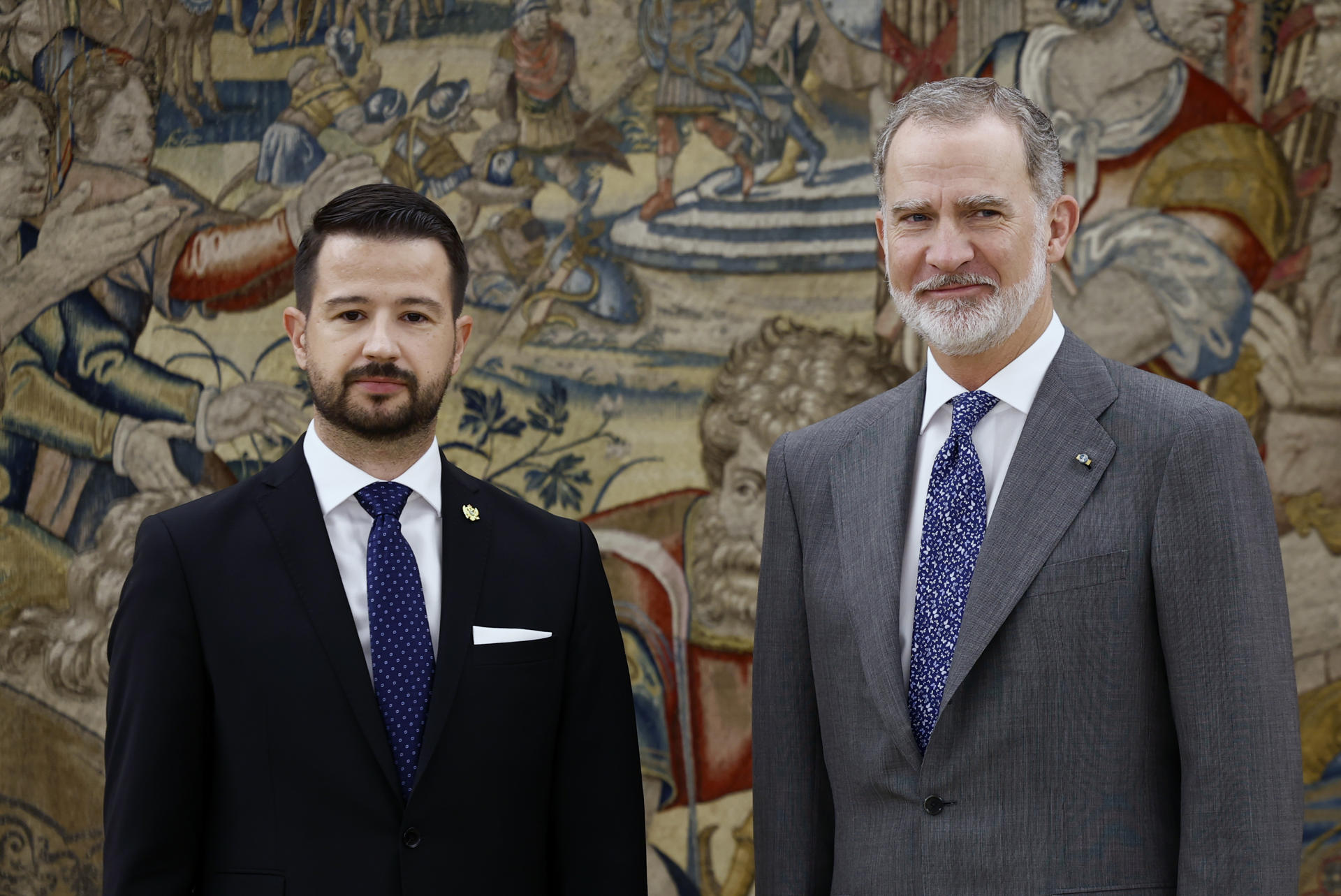 Felipe VI mantiene un encuentro con el presidente de Montenegro, Jakov Milatovic, este miércoles en el Palacio de la Zarzuela. EFE/ Daniel González