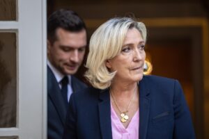 Imagen de archivo de Marine Le Pen y del presidente de la RN y delfín de Le Pen, Jordan Bardella. EFE/EPA/CHRISTOPHE PETIT TESSON