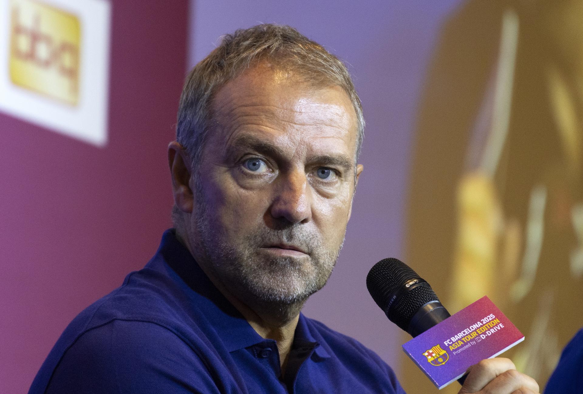 El entrenador del FC Barcelona, Hansi Flick, durante la rueda de prensa de este miércoles en Seúl. EFE/EPA/JEON HEON-KYUN
