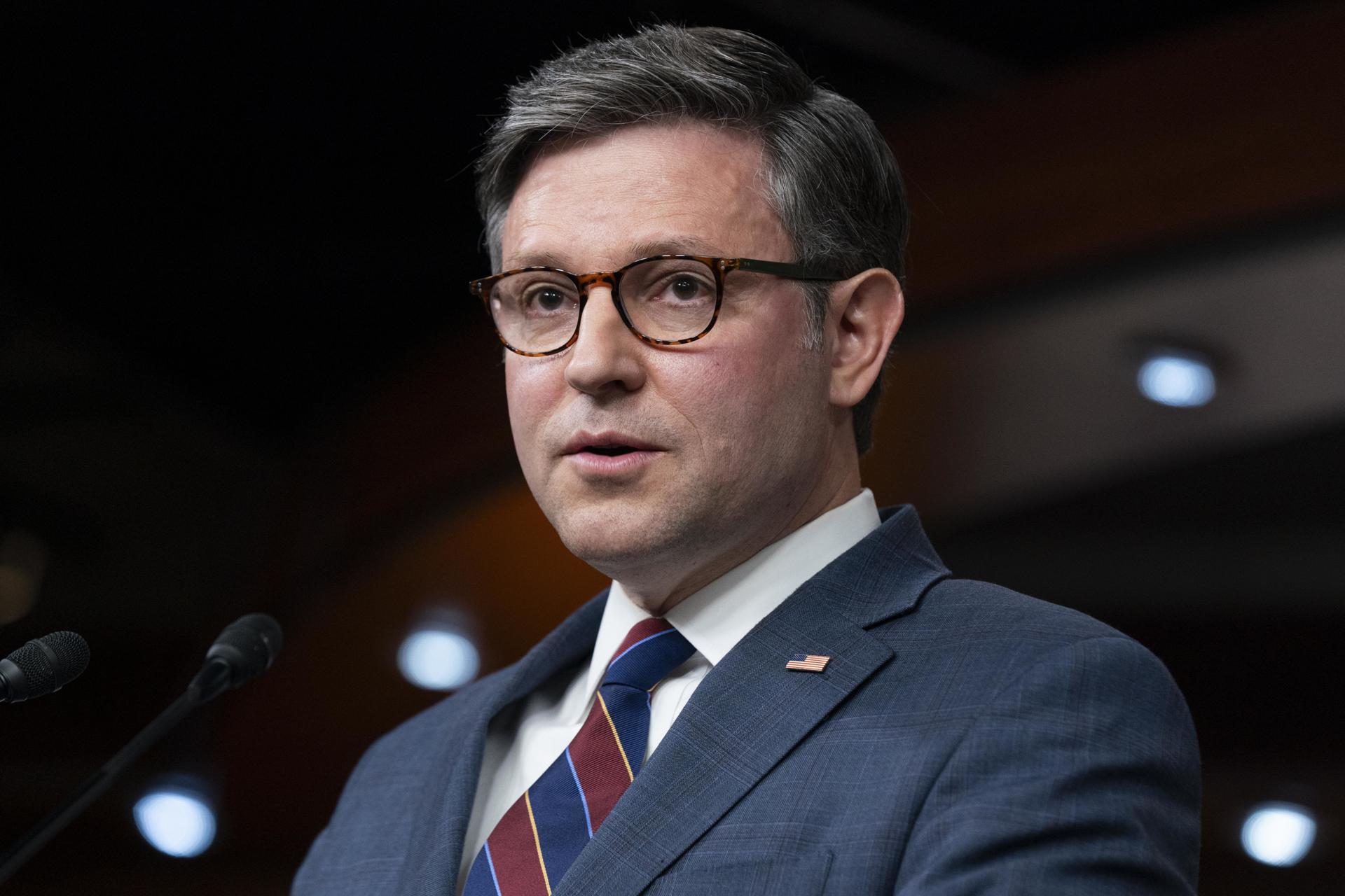 Fotografía de archivo del presidente de la Cámara de Representantes de Estados Unidos, Mike Johnson, durante una rueda de prensa en el Capitolio, en Washington DC (EE.UU.). EFE/Shawn Thew