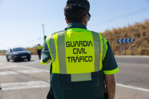 Un agente de la Guardia Civil, en Toledo EFE/Ángeles Visdómine