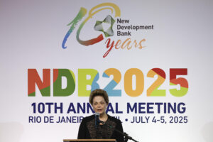 La presidenta del Nuevo Banco de Desarrollo (NDB, en inglés), Dilma Rousseff, durante la ceremonia de apertura de la X Reunión Anual de la entidad financiera multilateral, en Río de Janeiro (Brasil). EFE/André Coelho