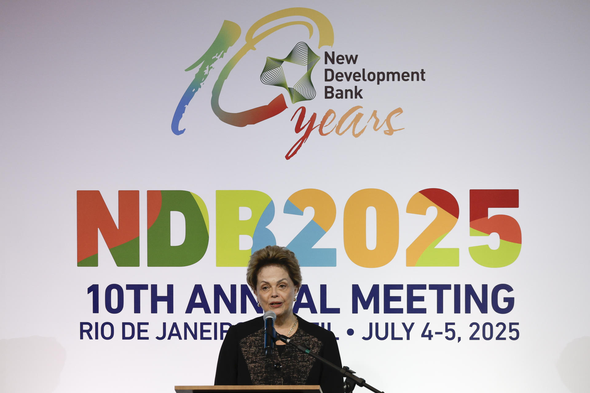 La presidenta del Nuevo Banco de Desarrollo (NDB, en inglés), Dilma Rousseff, durante la ceremonia de apertura de la X Reunión Anual de la entidad financiera multilateral, en Río de Janeiro (Brasil). EFE/André Coelho