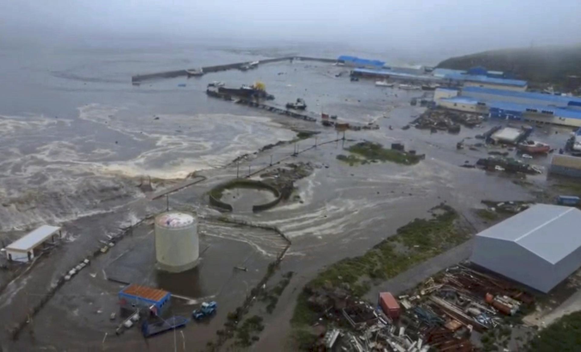 Imagen tomada de un vídeo facilitado por el Centro Geofísico de la Academia de Ciencias de Rusia muestra una zona inundada en Severo-Kurilsk, región de Sajalín, Rusia, el 30 de julio de 2025. EFE/EPA/GEOPHYSICAL SURVEY OF THE RUSSIAN ACADEMY OF SCIENCES SOLO USO EDITORIAL/SOLO DISPONIBLE PARA ILUSTRAR LA NOTICIA QUE ACOMPAÑA (CRÉDITO OBLIGATORIO)
