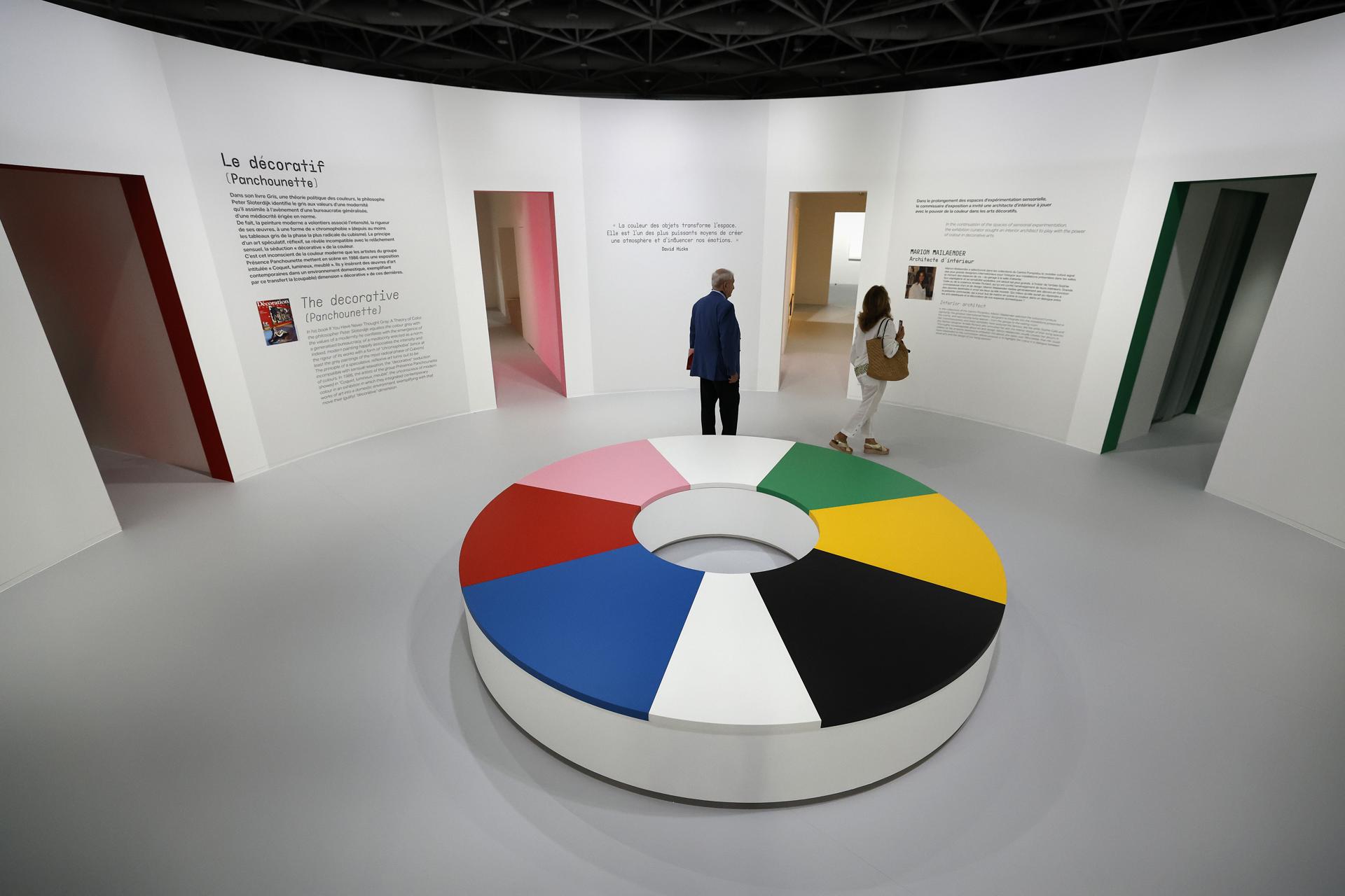 Imagen la exposición '¡Colores! Obras maestras del Centro Pompidou' en el Forum Grimaldi de Montecarlo. EFE/EPA/SEBASTIEN NOGIER