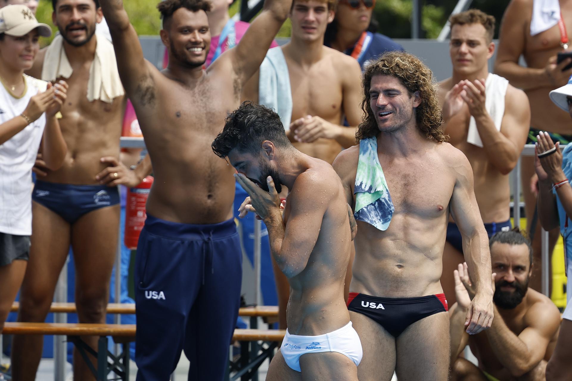 El español Carlos Gimeno en la final de la ronda masculina de 27m de salto de altura en el Campeonato Mundial de Natación Singapur 2025. EFE/EPA/RUNGROJ YONGRIT