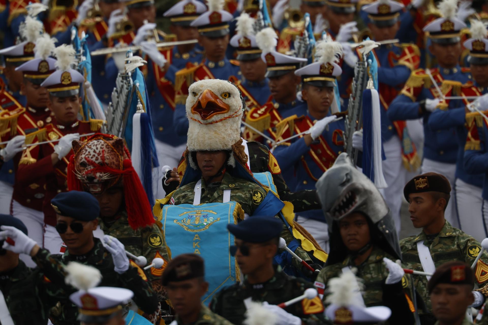 Desfile del ejército indonesio durante las celebraciones del Día de la Bastilla en París, Francia, el 14 de julio de 2025. EFE/EPA/Mohammed Badra
