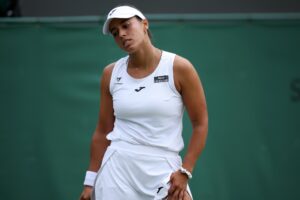 La tenista española Jessica Bouzas Maneiro durante su partido en Wimbledon contra la rusa Liudmila Samsonova. EFE/EPA/ADAM VAUGHAN EDITORIAL USE ONLY