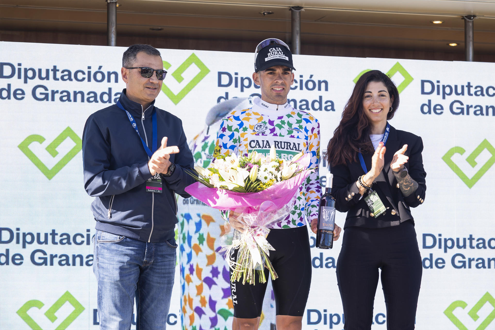 Fotografía de Carlos Díaz en la que puede verse en una imagen de archivo del 22 de febrero de 2025 al ciclista uruguayo Thomas Silva (Caja Rural). El corredor de Maldonado lidera el Tour de Qinghai tras la disputa de la sexta etapa. EFE