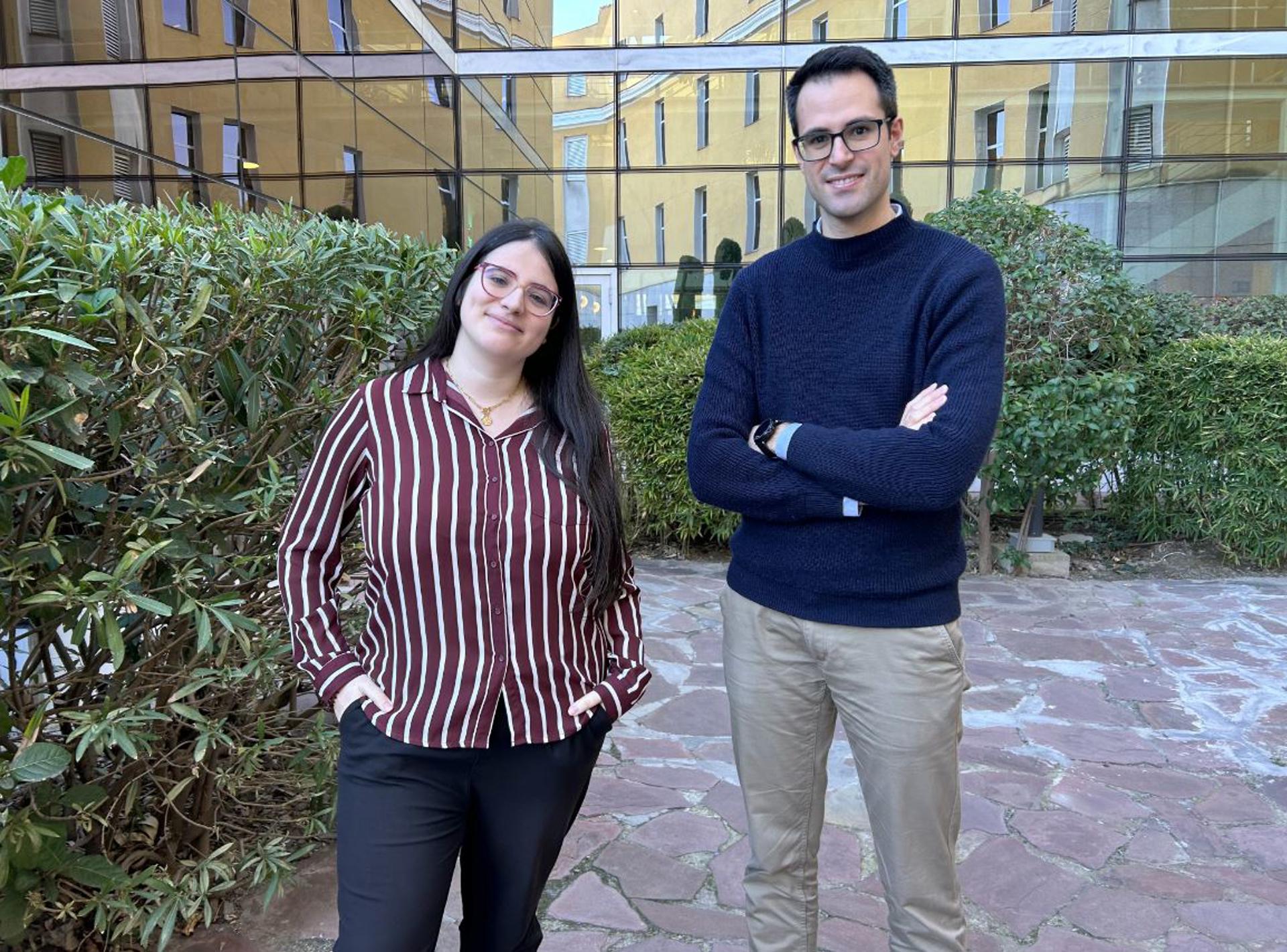 Imagen de los investigadores del CNIO que han participado en el estudio: Pilar Gallego y Marcos Díaz-Gay. Crédito: Esther Sánchez / CNIO
