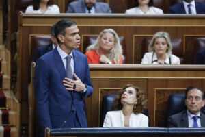 Imagen de archivo (18/06/2025) del presidente del Gobierno, Pedro Sánchez, durante una intervención en la sesión de control al Ejecutivo en el Congreso. EFE/Mariscal