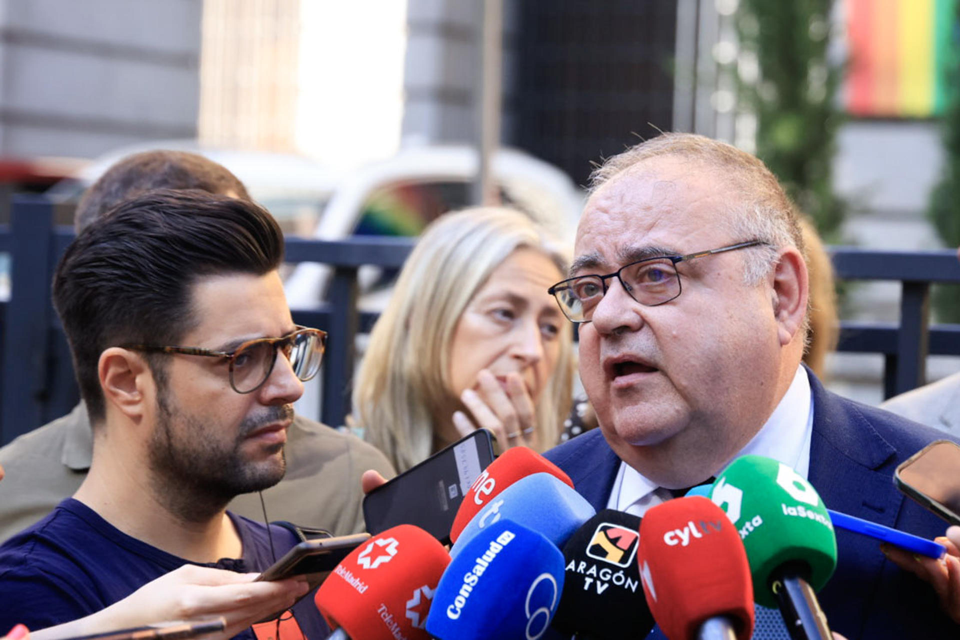 El consejero de Sanidad de Castilla y León, Alejandro Vázquez, atiende a la prensa en el marco de la reunión del Consejo Interterritorial del Sistema Nacional de Salud, este viernes, en Madrid. EFE/ Pablo R. Seco