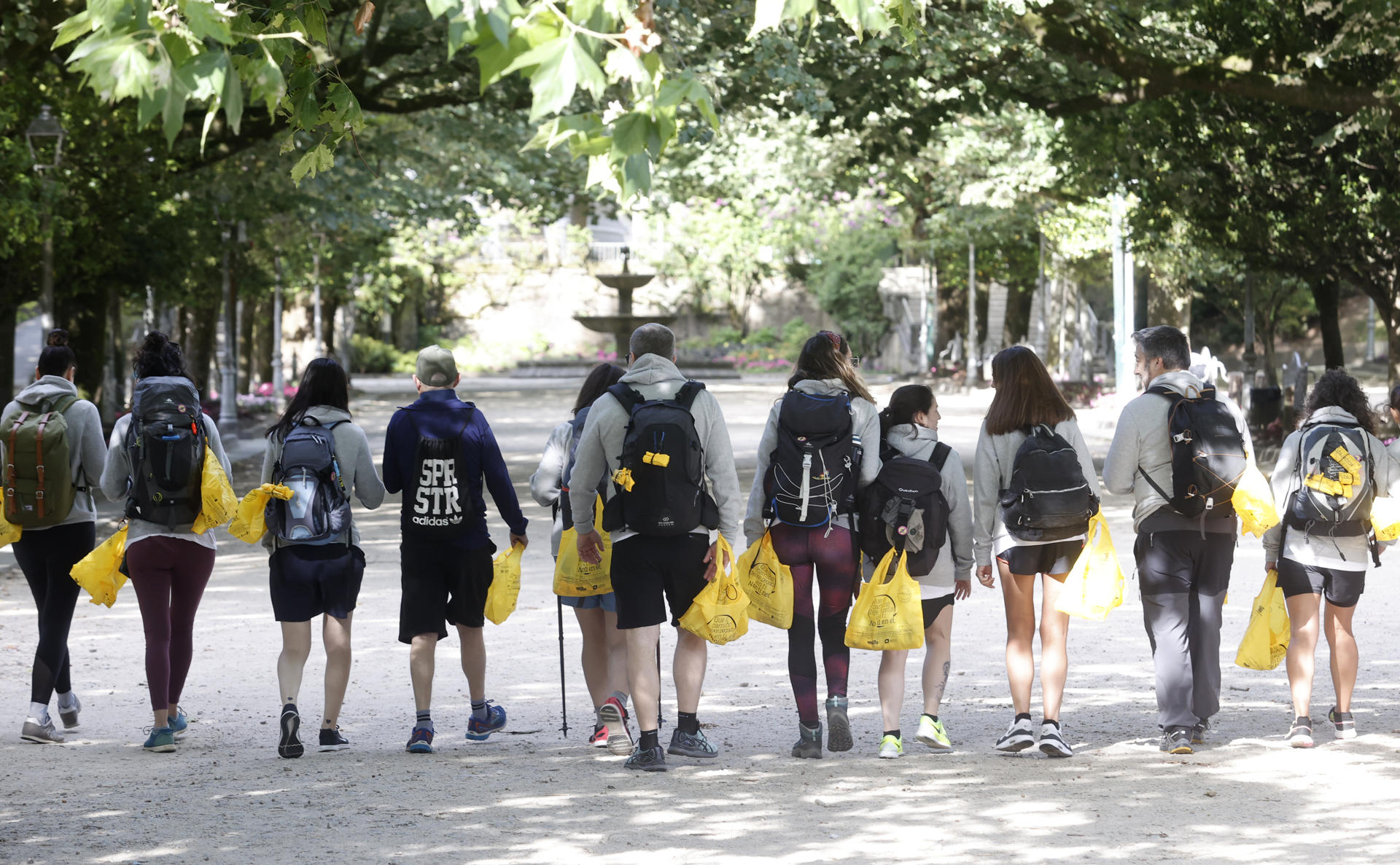 Nueve de cada diez españoles cree que el turismo masivo, incluidos festivales o competiciones deportivas, suponen un impacto negativo en la naturaleza, según un estudio sociológico realizado por SEO/BirdLife dentro del proyecto Libera. Fotografía facilitada por la ong ecologista. EFE