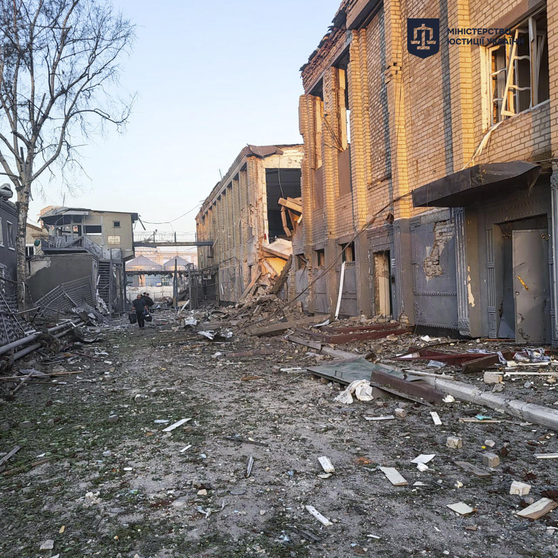 Al menos 16 personas murieron y otras 35 resultaron heridas en un ataque ruso que alcanzó un centro penitenciario en la región de Zaporiyia del sureste de Ucrania, informó el gobernador, Iván Fedórov. EFE/ Ministerio de Justicia Ucrania / SOLO USO EDITORIAL/SOLO DISPONIBLE PARA ILUSTRAR LA NOTICIA QUE ACOMPAÑA (CRÉDITO OBLIGATORIO)
