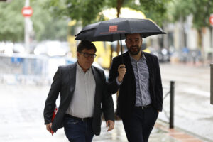 Imagen de archivo (10/06/2024) del secretario de Investigación y Análisis del PSOE, Francisco Salazar Rodríguez (i), a su llegada a Ferraz.
EFE/ Rodrigo Jimenez
