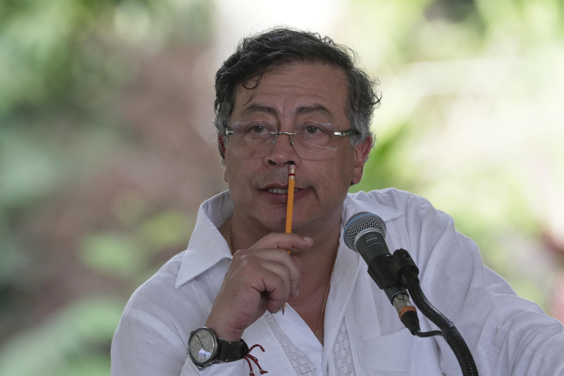 El presidente de Colombia, Gustavo Petro, habla durante un acto realizado en la Quinta de San Pedro Alejandrino este martes, en el marco de la conmemoración de los 500 años de la fundación de Santa Marta (Colombia). EFE/ Carlos Ortega