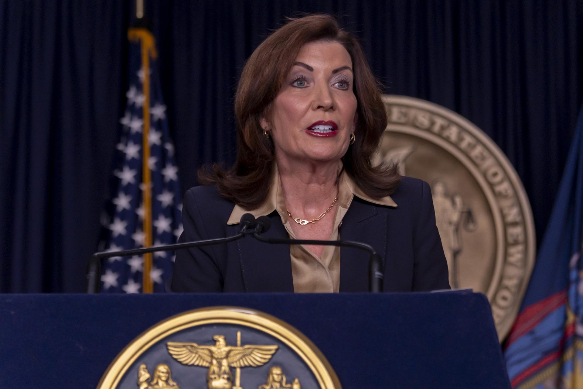 Fotografía de archivo de la Gobernadora de Nueva York, Kathy Hochul. EFE/SARAH YENESEL