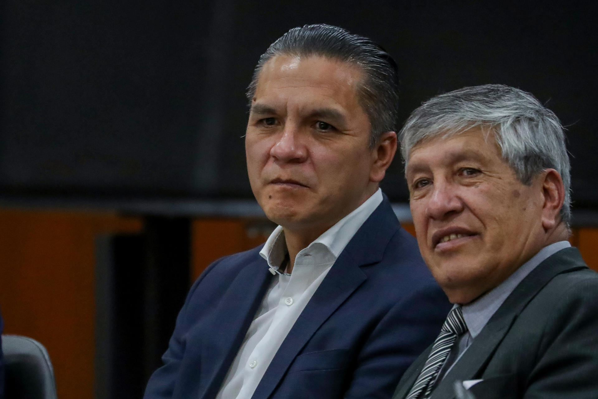 El exjuez de la Corte Nacional y expresidente del Consejo de la Judicatura Wilman Terán (i) asiste a la Corte Nacional de Justicia este lunes en Quito (Ecuador). EFE/ José Jácome
