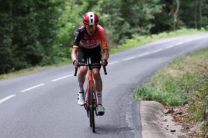 El ciclista español Carlos Rodríguez del equipo INEOS Grenadiers en acción durante la 15ª etapa de la carrera ciclista del Tour de Francia sobre 169.3 km desde Muret hasta Carcassonne, Francia.EFE/EPA/CHRISTOPHE PETIT TESSON