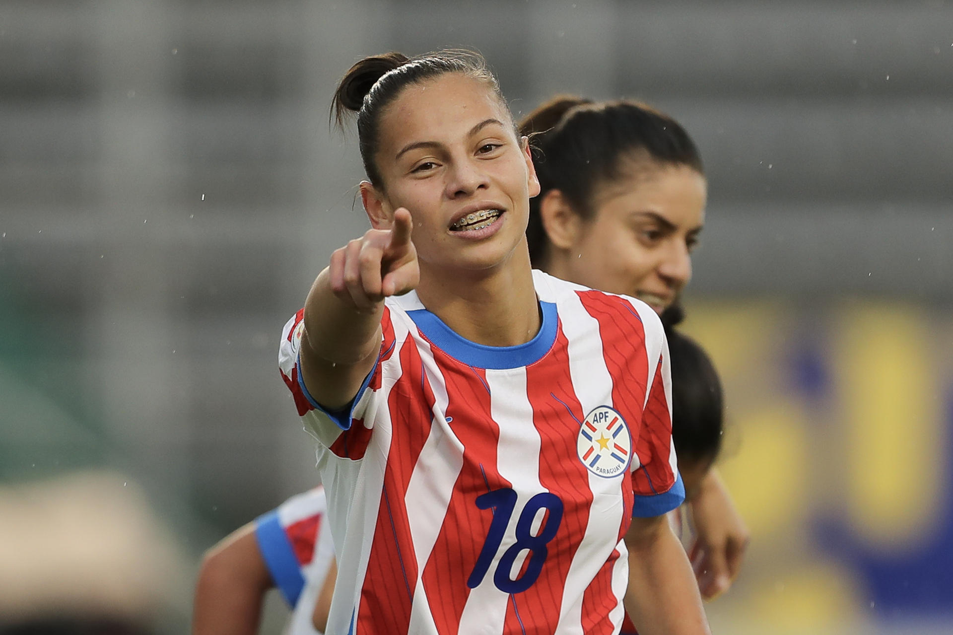 Claudia Martínez de Paraguay celebra un gol ante Bolivia durante un partido de la Copa América Femenina. EFE/Jóse Jácome