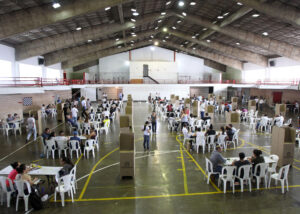 Fotografía de archivo de una vista general de un puesto de votación, en Colombia. EFE/Ernesto Guzmán Jr