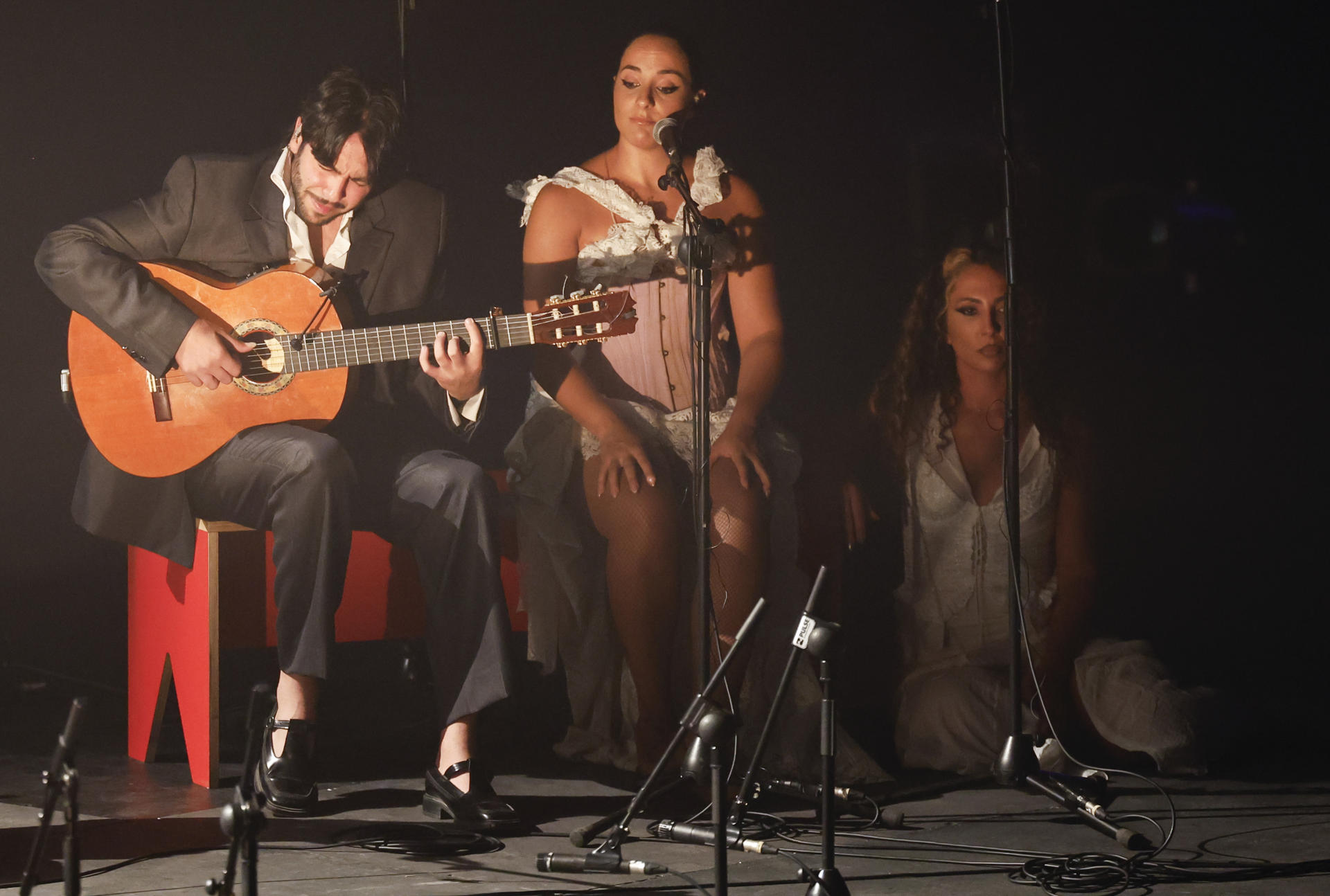 Yerai Cortés, uno de los guitarristas del momento tras protagonizar la ópera prima de  C Tangana, recala este jueves en el Festival de Jazz de San Sebastián con su espectáculo  'Guitarra Coral', una conjunción de flamenco de raíz con estéticas vanguardistas. EFE/Juan Herrero.