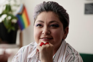 La escritora mexicana Yol Segura habla durante una entrevista con EFE este miércoles, en Ciudad de México (México). EFE/ José Méndez