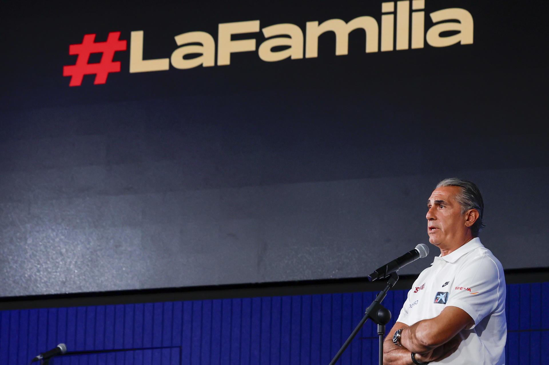 El seleccionador nacinal de baloncesto Sergio Scariolo durante la presentación oficial de la Selección Española Masculina convocada para la fase de preparación del Eurobasket 2025, en Madrid. EFE/ JJ. Guillén