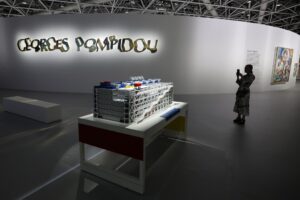 Imagen la exposición '¡Colores! Obras maestras del Centro Pompidou' en el Forum Grimaldi de Montecarlo. EFE/EPA/SEBASTIEN NOGIER