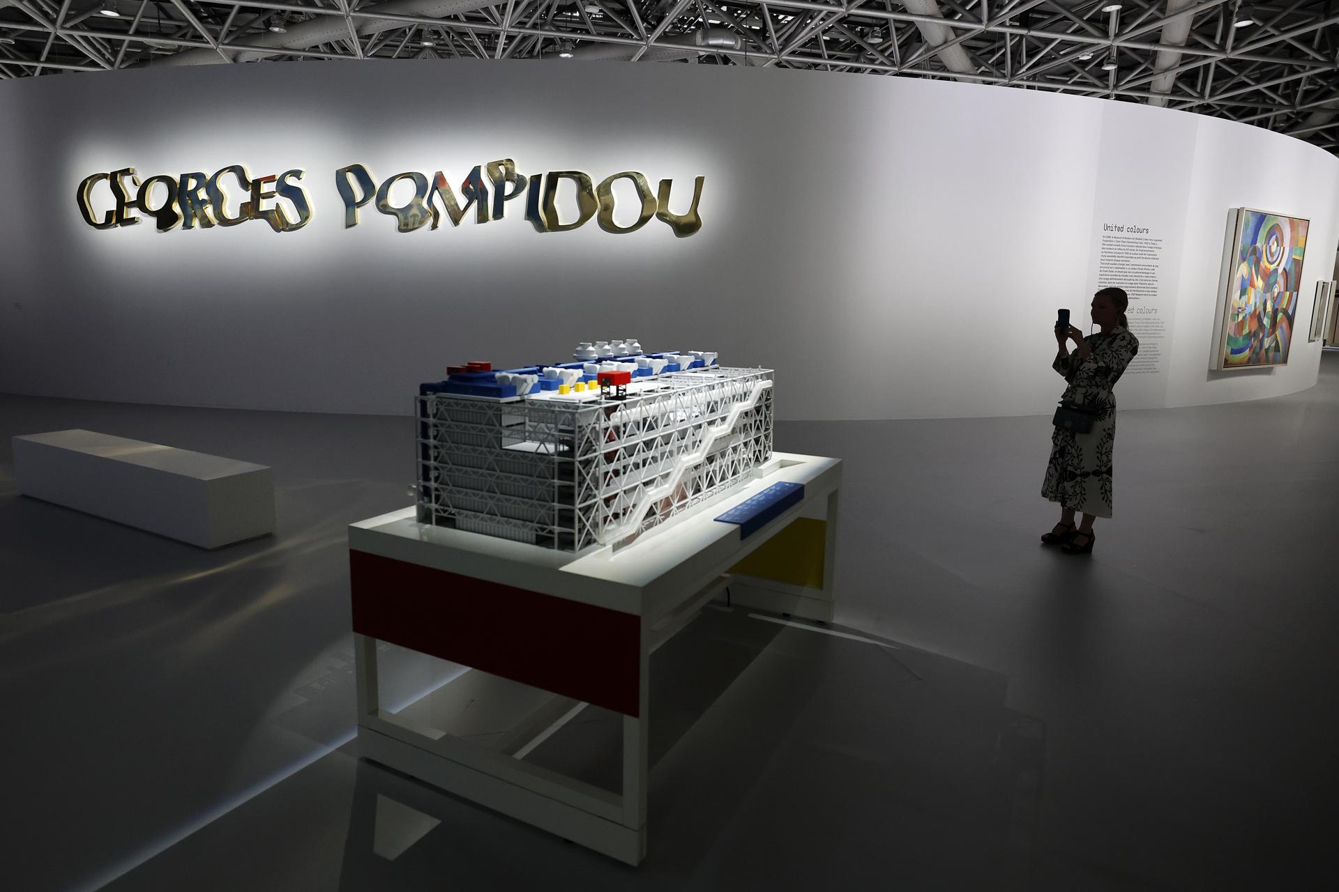 Imagen la exposición '¡Colores! Obras maestras del Centro Pompidou' en el Forum Grimaldi de Montecarlo. EFE/EPA/SEBASTIEN NOGIER