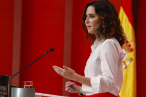 La presidenta de la Comunidad de Madrid, Isabel Díaz Ayuso, comparece en rueda de prensa para denunciar el acuerdo sobre financiación que sellarán el Ejecutivo central y la Generalitat de Cataluña. EFE/J.J. Guillén