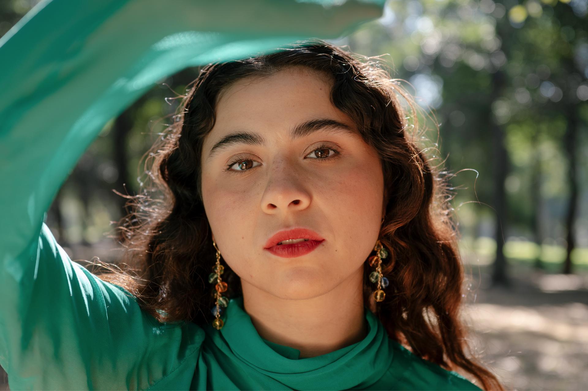 Fotografía cedida por Jackie Russo a través de Glassnote Music donde aparece la cantante y compositora mexicana Silvana Estrada. EFE/ Jackie Russo    