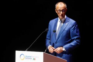 El canciller alemán Friedrich Merz habla durante la Conferencia de Recuperación de Ucrania (URC) en Roma, Italia, 10 de julio de 2025. (Italia, Ucrania, Roma) EFE/EPA/VINCENZO LIVIERI