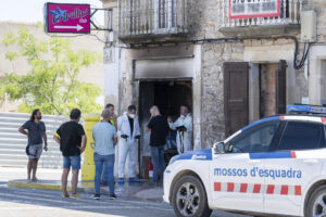 Los Bomberos de la Generalitat trabajando en un incendio en una imagen de archivo. EFE/Quique Garcia