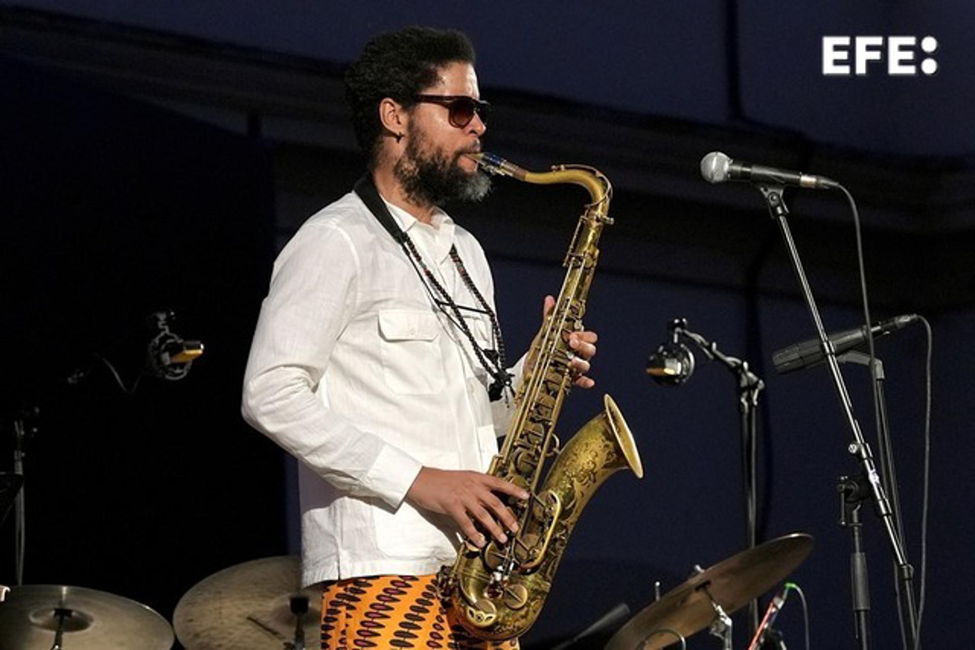 Ariel Brínguez Quintet actúa este sábado, durante el festival de Jazz Cádiz que se celebra durante todo el fin de semana en la ciudad andaluza. EFE/ Román Ríos
