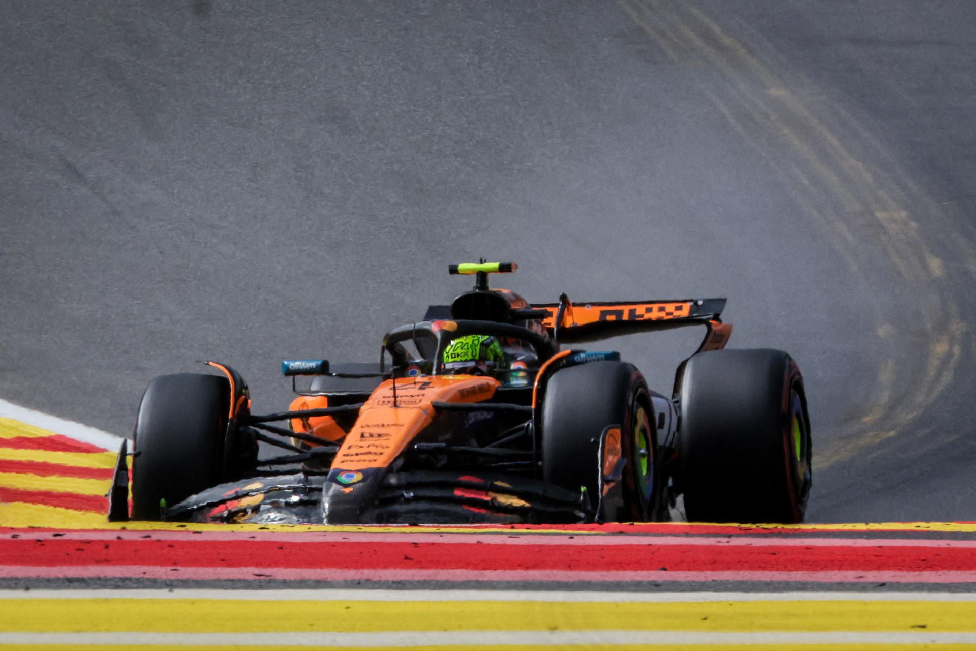 FRANCORCHAMPS (Bélgica), 26/07/2025.- El inglés Lando Norris (McLaren), que sale primero en el Gran Premio de Bélgica, el decimotercero del Mundial de Fórmula Uno, en la calificación de este sábado en Spa-Francorchamps. EFE/EPA/OLIVIER MATTHYS