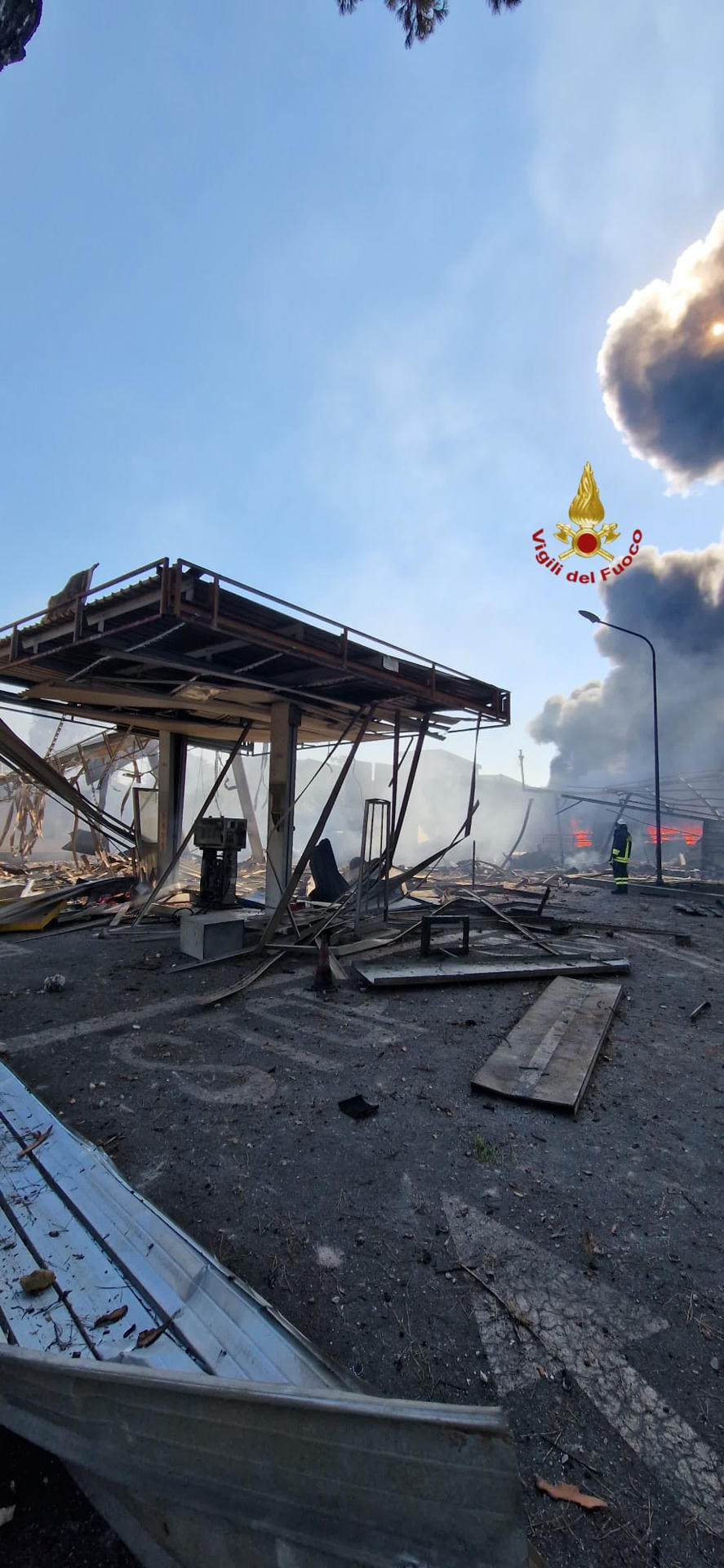 Imagen cedida por el Cuerpo de Bomberos de Roma. EFE/ SOLO USO EDITORIAL/SOLO DISPONIBLE PARA ILUSTRAR LA NOTICIA QUE ACOMPAÑA (CRÉDITO OBLIGATORIO)
