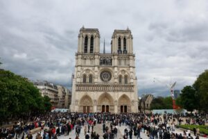 Foto de archivo de la catedral de Notre Dame de París. EFE/EPA/MOHAMMED BADRA