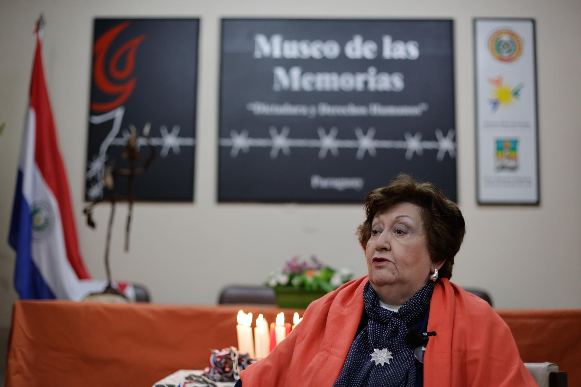 La pedagoga y periodista argentina, María Stella Cáceres, viuda del abogado paraguayo Martín Almada, habla durante una entrevista con EFE este jueves en el Museo de las Memorias: Dictadura y Derechos Humanos en Asunción (Paraguay). EFE/ Juan Pablo Pino