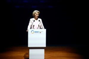 La presidenta de la Comisión Europea, Ursula von der Leyen, habla durante la Conferencia sobre la Recuperación de Ucrania (URC) en Roma, Italia, el 10 de julio de 2025. EFE/EPA/VINCENZO LIVIERI
//////////
Rome (Italy), 10/07/2025.- European Commission President Ursula von der Leyen speaks during the Ukraine Recovery Conference (URC) in Rome, Italy, 10 July 2025. (Italia, Ucrania, Roma) EFE/EPA/VINCENZO LIVIERI