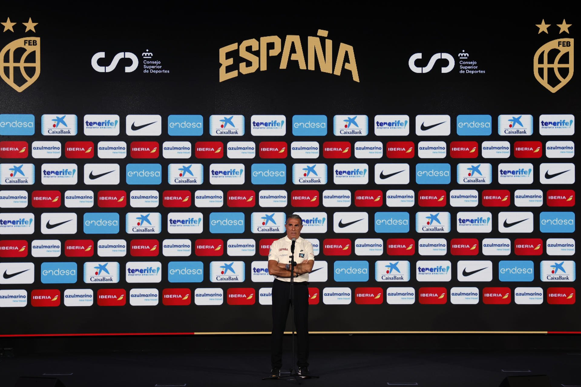 El seleccionador nacional de baloncesto Sergio Scariolo durante la presentación oficial de la Selección Española Masculina convocada para la fase de preparación del Eurobasket 2025, este martes en Madrid. EFE/ JJ. Guillén