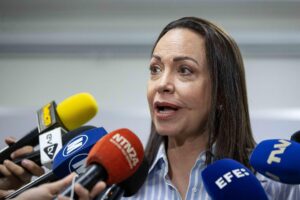 Fotografía de archivo de la líder opositora María Corina Machado, durante una rueda de prensa, en Caracas (Venezuela). EFE/ Ronald Peña R.