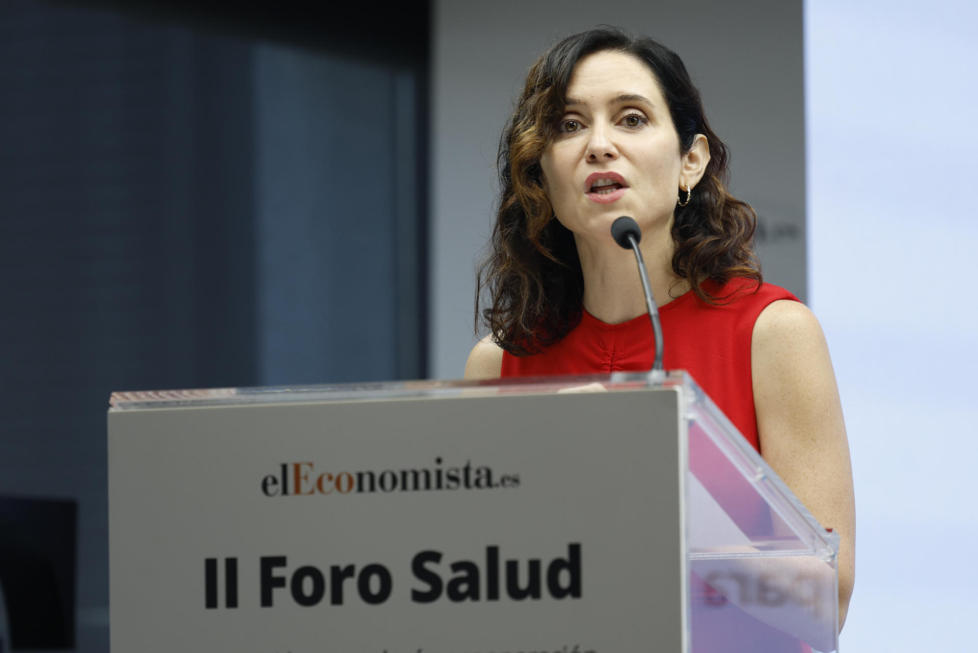 La presidenta de la Comunidad de Madrid, Isabel Díaz Ayuso, interviene en la inauguración del II Foro Salud organizado por el digital elEconomista, este martes en Madrid. EFE/ Mariscal