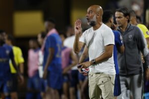 El entrenador del Manchester City, Pep Guardiola, reacciona durante el segundo tiempo extra del partido de la Copa Mundial de Clubes de la FIFA 2025 entre el Manchester City y Al Hilal en Orlando, Florida (EE.UU.). EFE/MIGUEL RODRIGUEZ