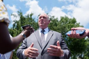 Foto de archivo de Tom Homan, el zar de política fronteriza de Estados Unidos. EFE/AARON SCHWARTZ