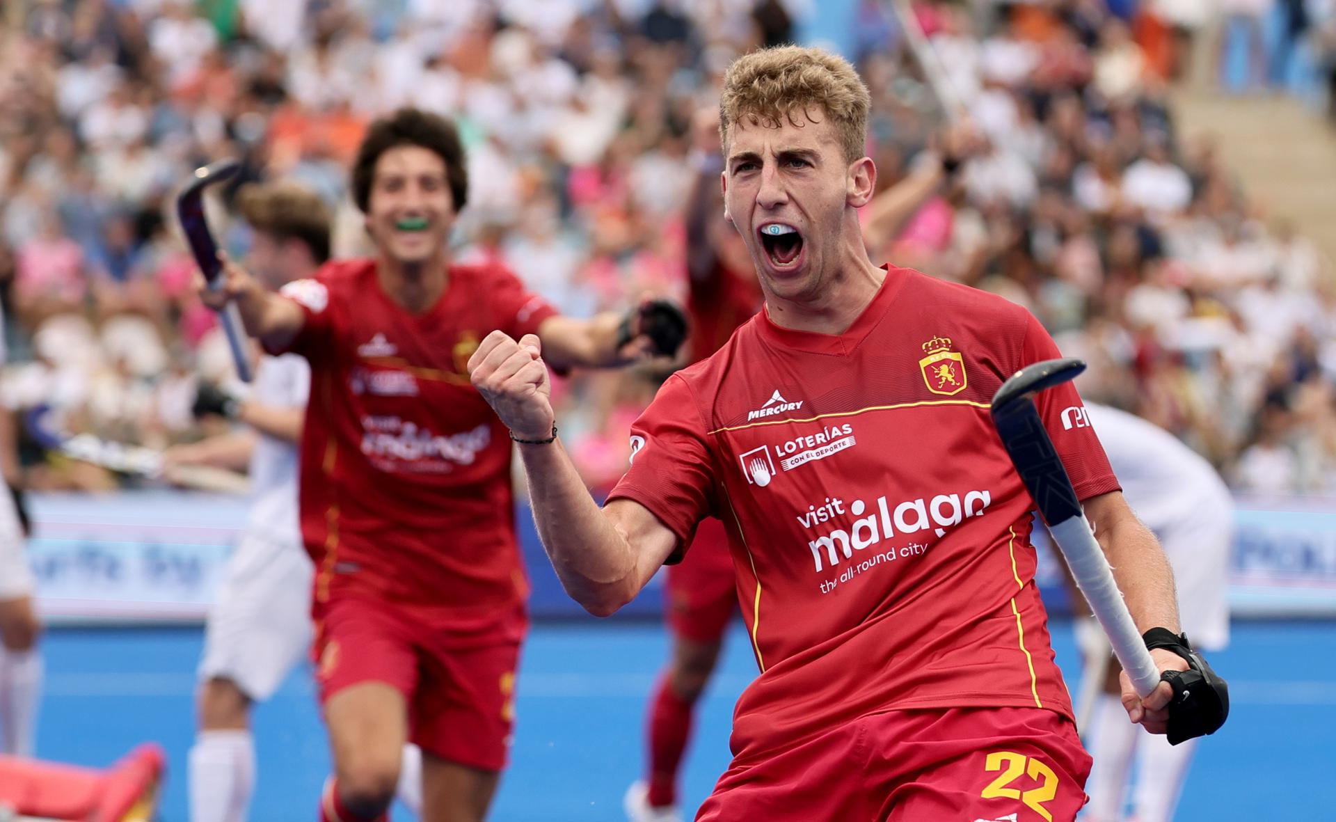 El español Pol Cabre Verdiell en el EuroHockey Championships 2025 en Moenchengladbach, Alemania. EFE/EPA/RONALD WITTEK
