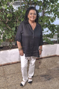 La cantante María del Monte, considerada una de las principales referencias de la música por sevillanas, ha reconocido que "el amor" a lo que uno hace es el único secreto para estar más de 40 años en activo, aunque sí deja claro que está "casi a las puertas de un adiós". María del Monte Tejado (Sevilla, 1962) ha opinado de esta forma en una entrevista con EFE en Ceuta con motivo de su nueva visita a la ciudad, en esta ocasión para participar en un concierto dirigido a los mayores en las Fiestas Patronales.- EFE/Rafael Peña