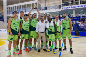 El Unicaja, todavía sin Chris Duarte, Alberto Díaz y Olek Balcerowski y con el debut de tres de sus nuevos fichajes, logró una victoria holgada en su primer test de pretemporada, en el torneo II Memorial Javier Imbroda contra el Melilla, en el que se impuso por 59-77 con Jonathan Barreiro como máximo anotador con catorce puntos. EFE/José Manuel Giner Gutiérrez
